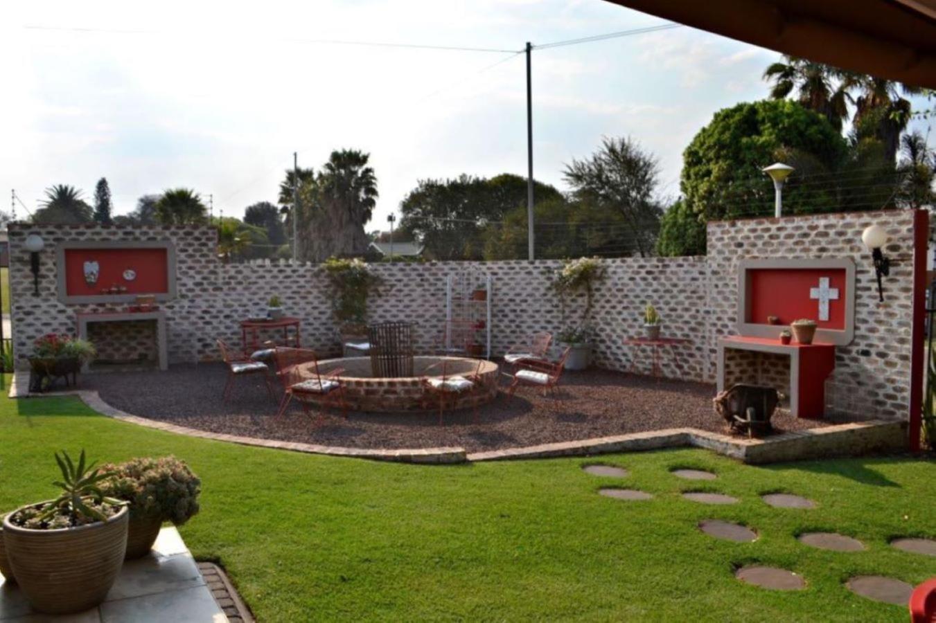 Bokmakierie Gastehuis Emalahleni Pty Ltd Bagian luar foto