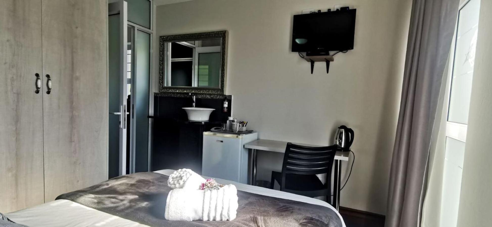 Bokmakierie Gastehuis Emalahleni Pty Ltd Bagian luar foto