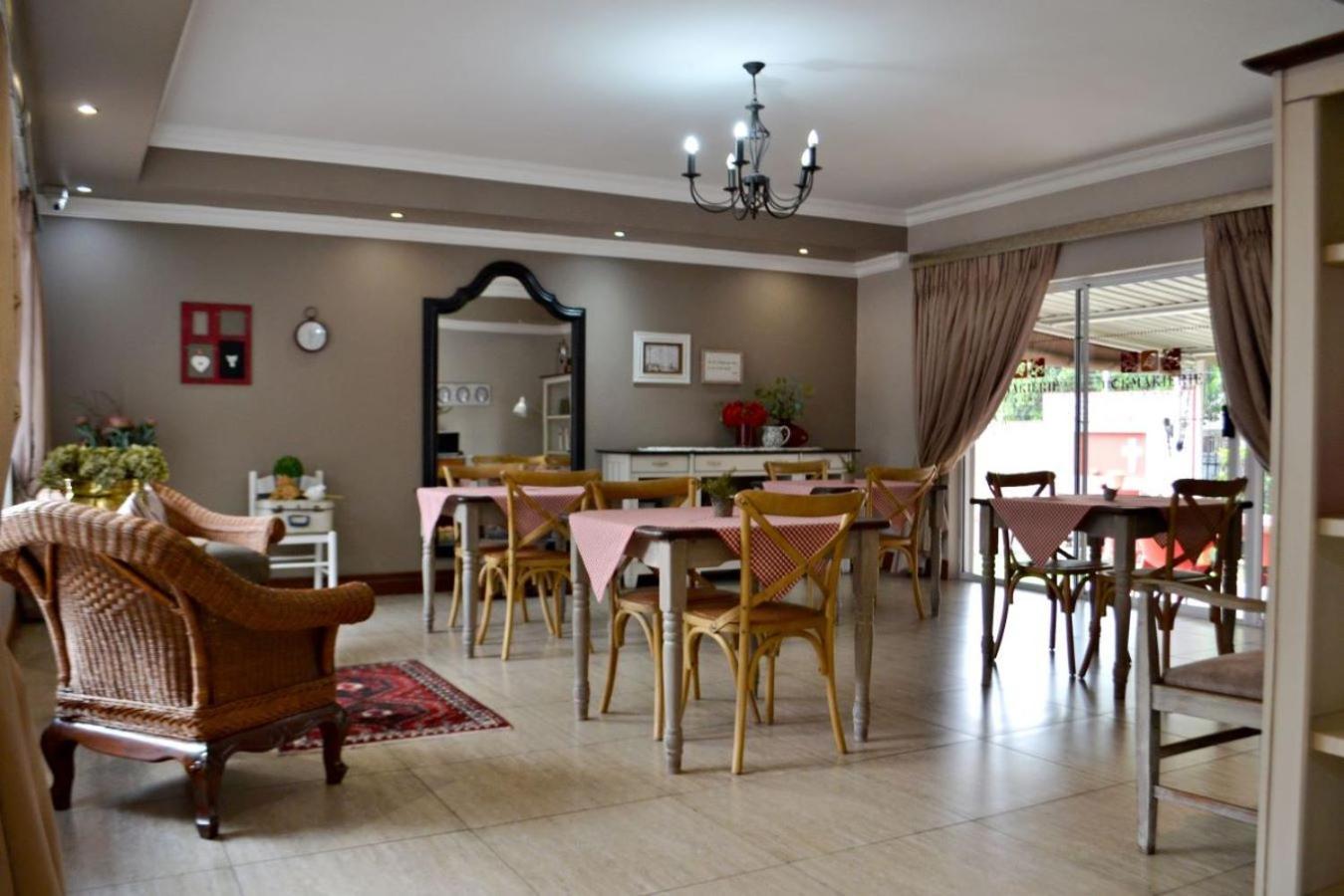 Bokmakierie Gastehuis Emalahleni Pty Ltd Bagian luar foto