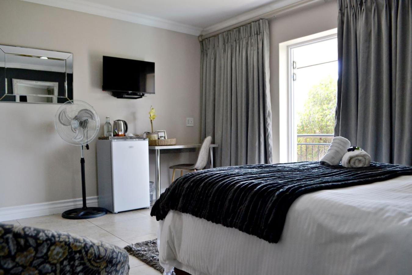 Bokmakierie Gastehuis Emalahleni Pty Ltd Bagian luar foto