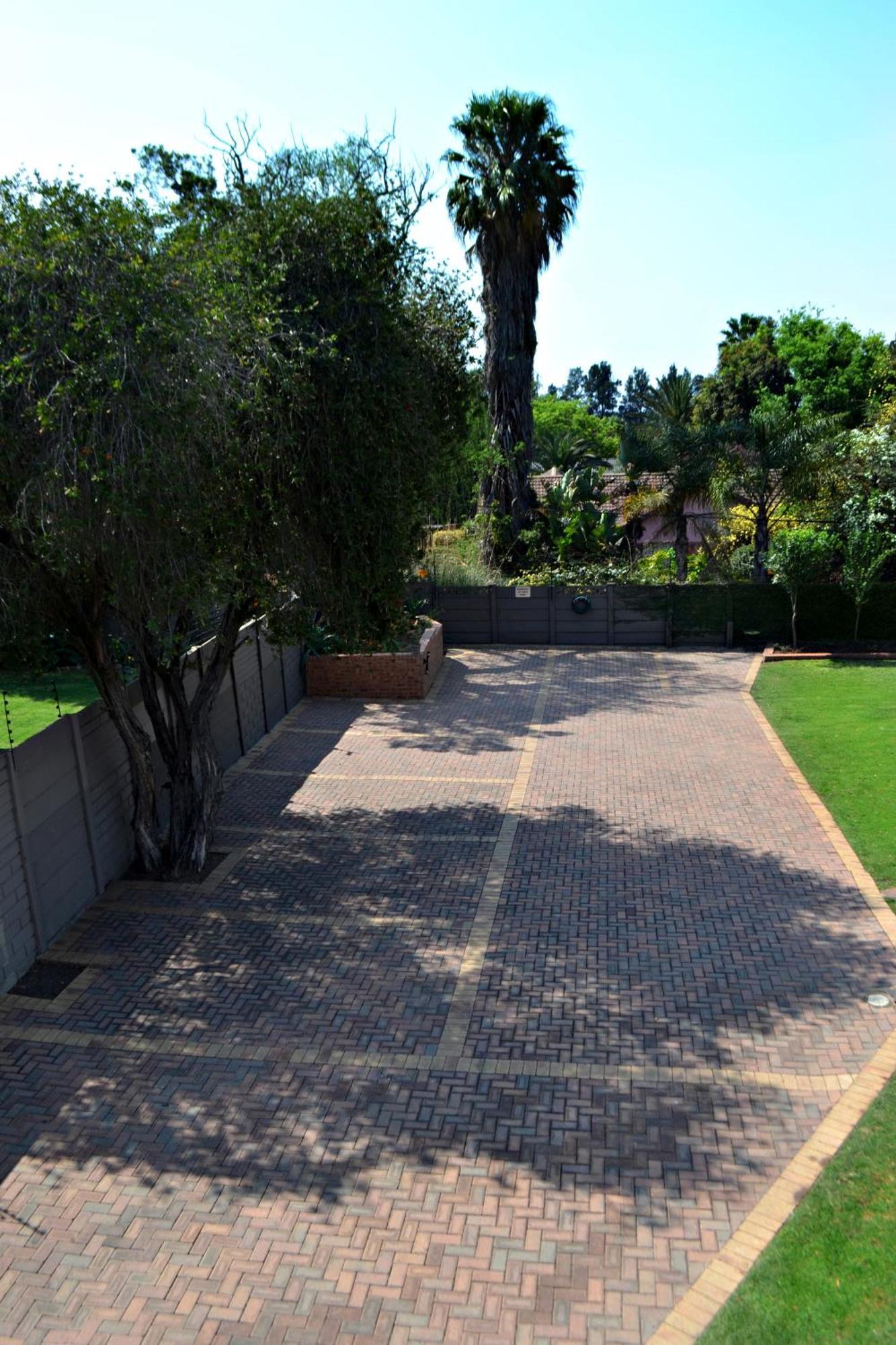 Bokmakierie Gastehuis Emalahleni Pty Ltd Bagian luar foto