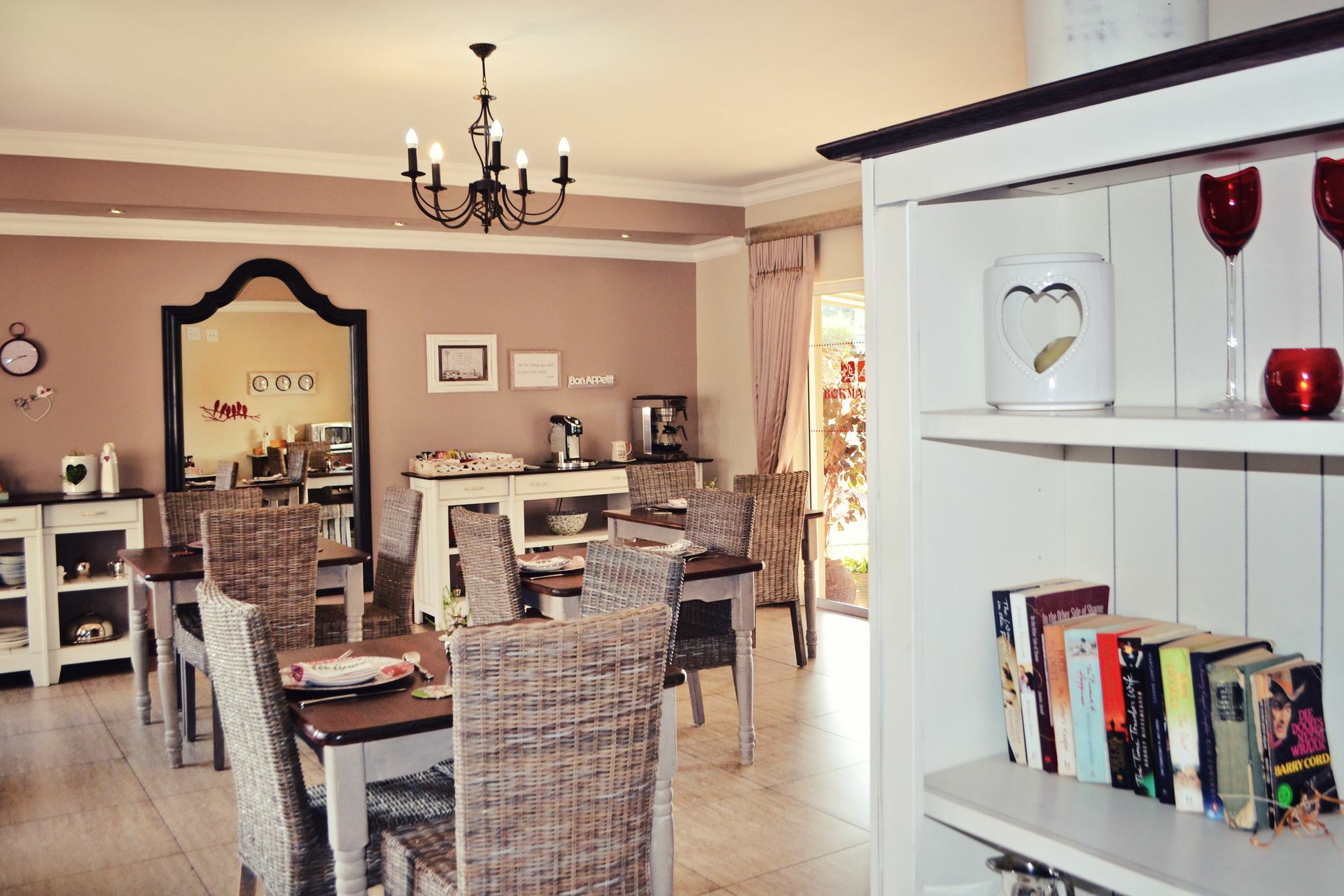 Bokmakierie Gastehuis Emalahleni Pty Ltd Bagian luar foto